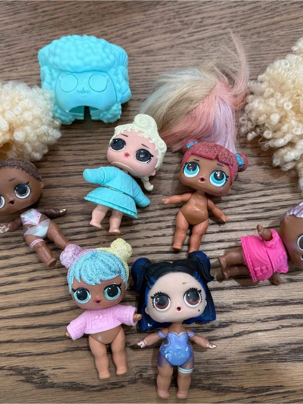 Small Dolls Playset - Assorted Pastel Colors